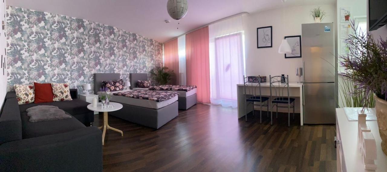 Vita Neubauer Vermietung Γκότα Εξωτερικό φωτογραφία